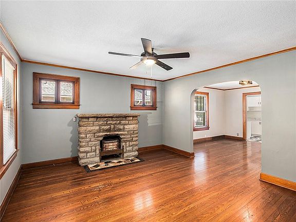 5th image of 4407 Wyoming St