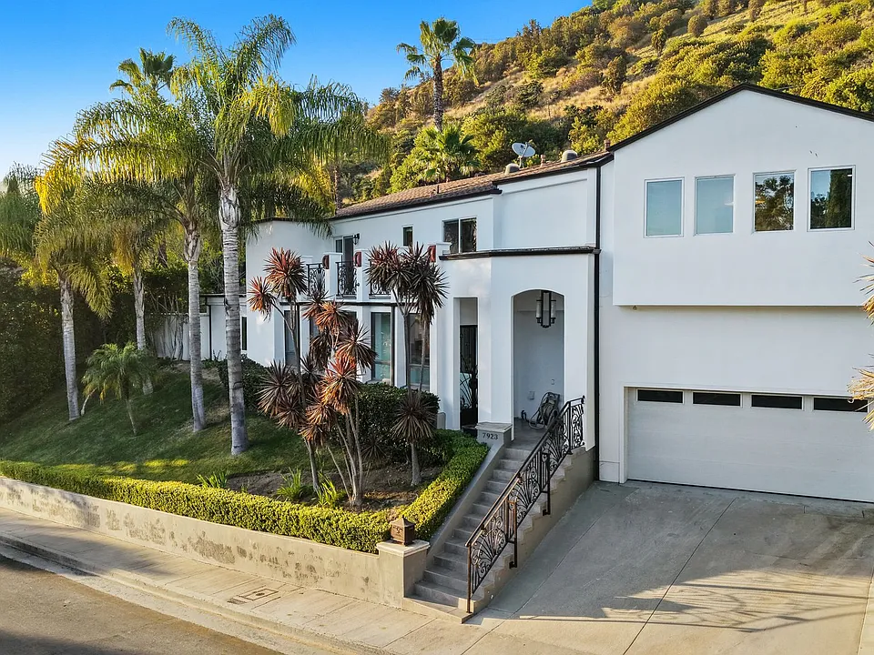 7923 Electra Dr