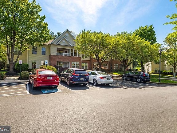2nd image of 1405 Bonnett Pl Unit 171
