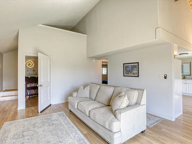 43 Scratch Ct — Photo 18