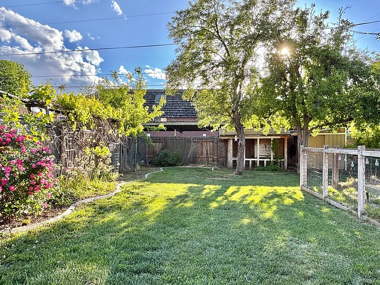 1878 S Roberta St — Photo 16