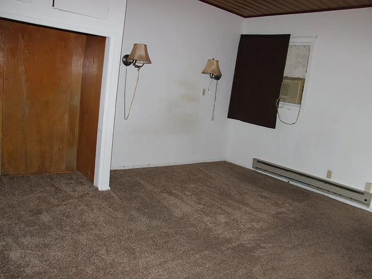 24 S Poplar St #2 — Photo 8