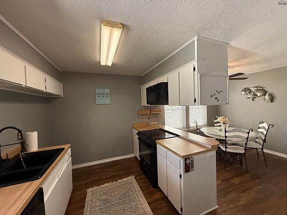 4th image of 4810 Lovers Ln