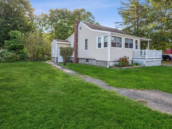 87 Schenectady Ave, West Babylon, NY 11704