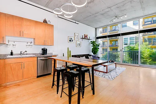 1025 Island Ave Photo 1