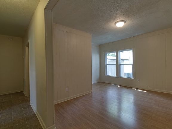2nd image of 1618 Dora St
