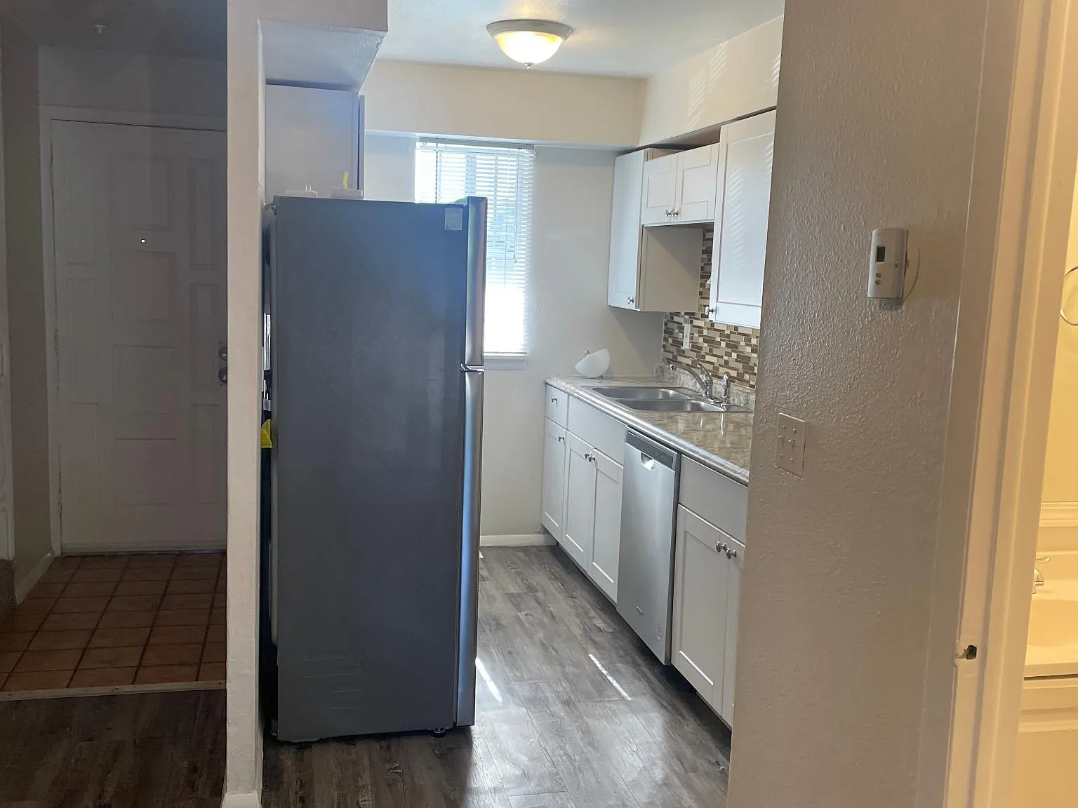 3 bed, 1.5 bath, 1480 sqft, $2,200 — Photo 2