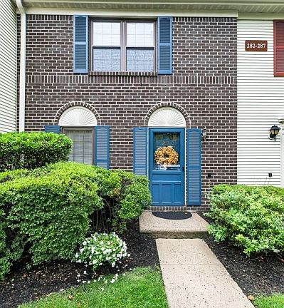 3rd image of 283 Penns Way