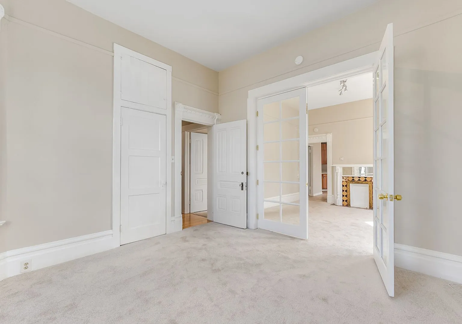 1718 Lincoln Ave - 1 bedroom | 1 bath | Lower front unit — Photo 4