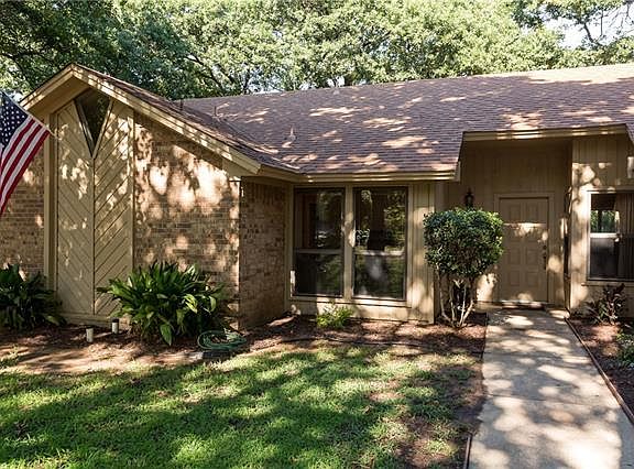 2nd image of 2033 Tanglewood Dr