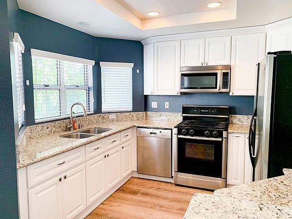 3rd image of 9960 Scripps Vista Way Unit 122