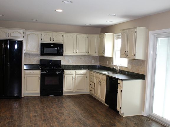 5th image of 659 Lohman Ave