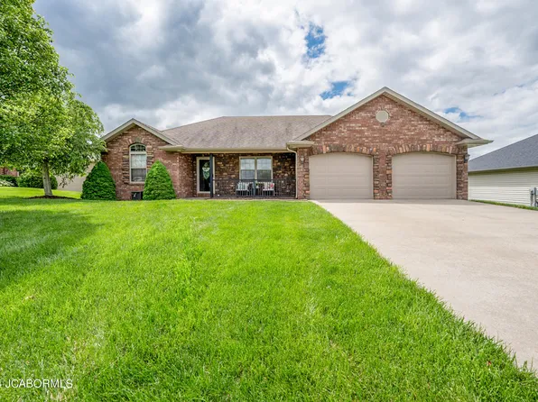 235 Ellsworth Dr, Holts Summit, MO 65043