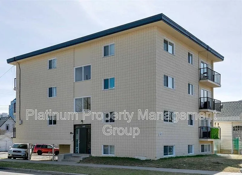 1001 2nd Ave NW #2