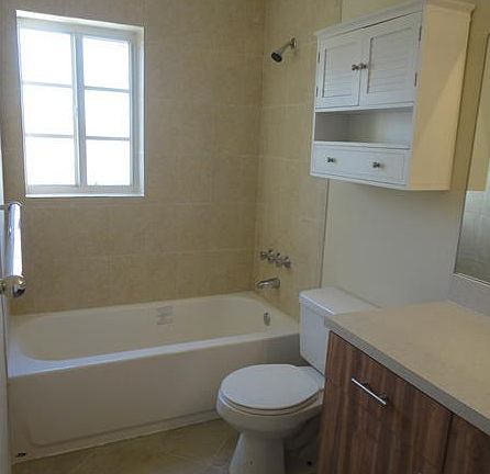 5th image of 5221 Geneva Way APT 308