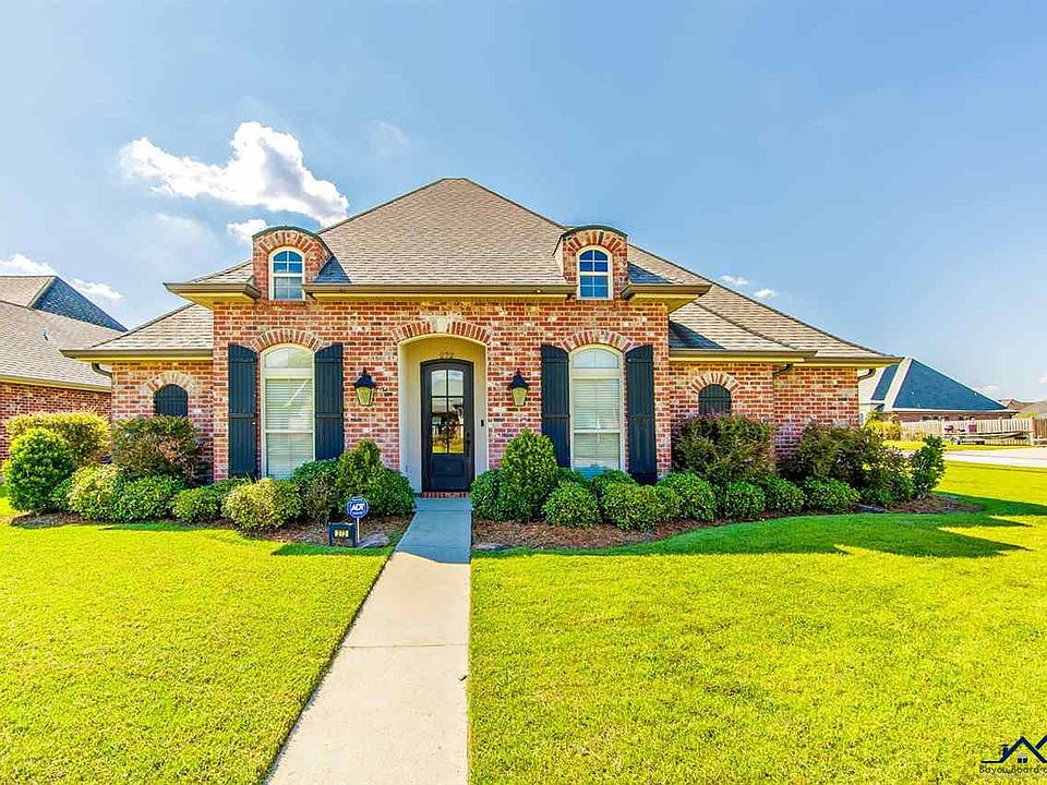 1st image of 272 Port Royal Way