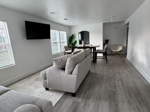 7401 Anzac St, Houston, TX 77020