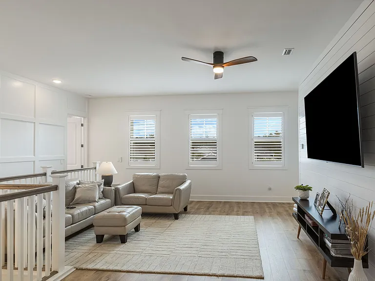 298 W Lafayette Rd — Photo 37