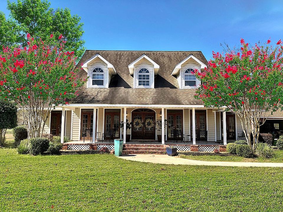 Beautifully landscaped 