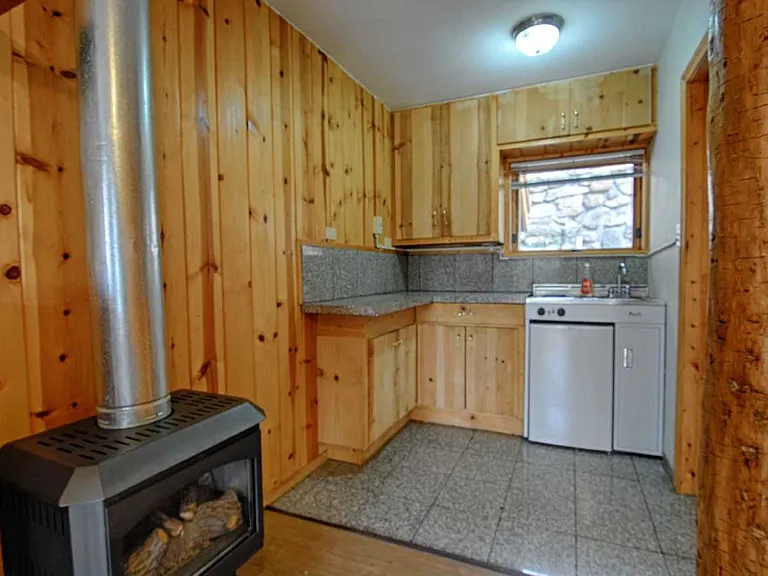 226 Beaver St — Photo 4