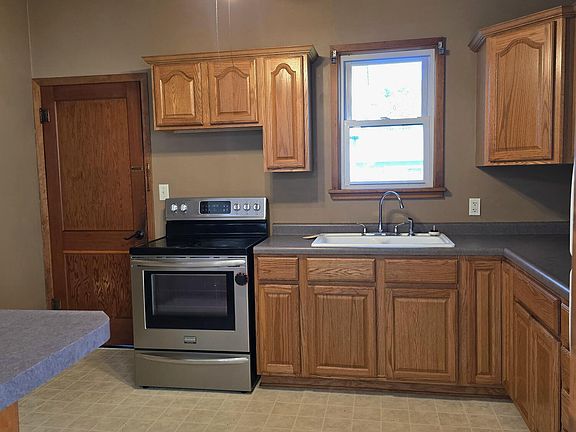 4th image of 1120 E 2nd Ave