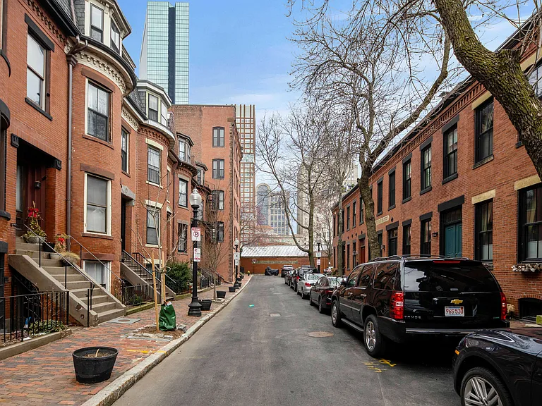 4 Cazenove St #1 — Photo 23