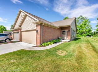 808 Chelsea Rdg #22, Howell, MI 48843