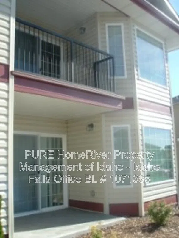 3 bed, 2.0 bath, 1100 sqft, $1,250 — Photo 2