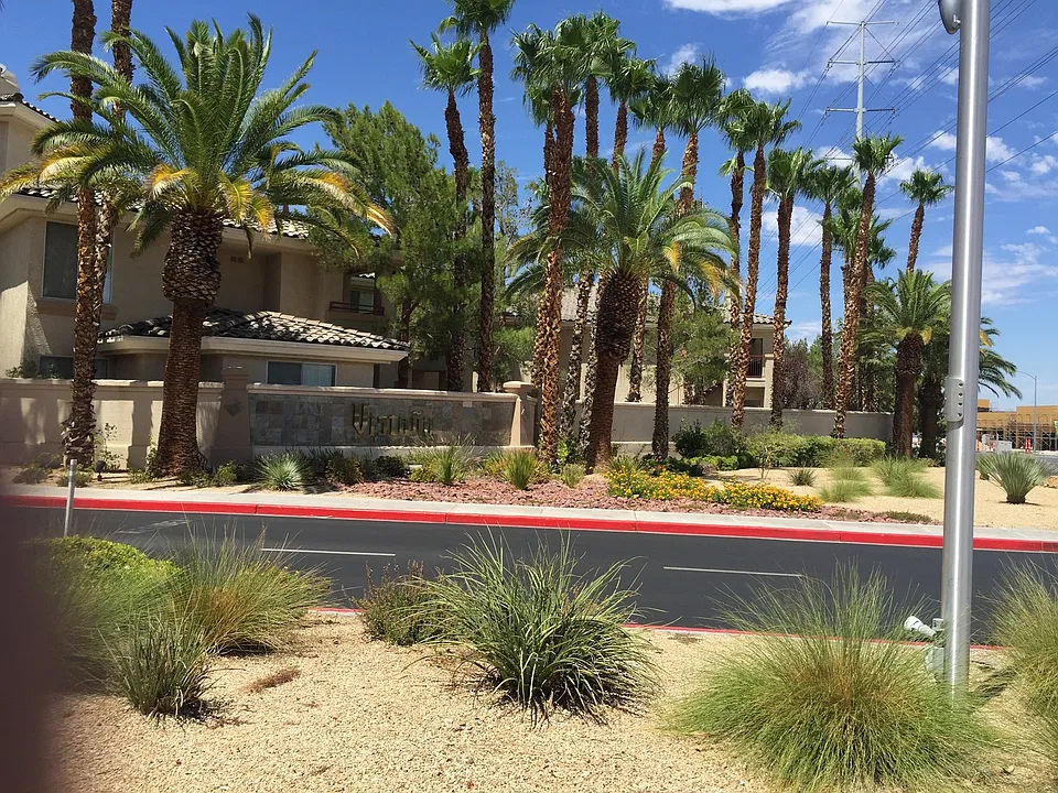 7163 S Durango Dr #305