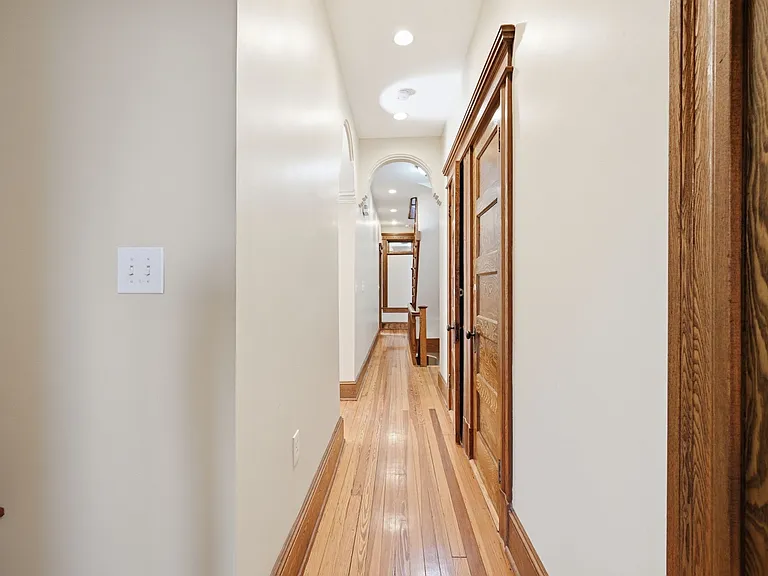 922 E Capitol St NE — Photo 27