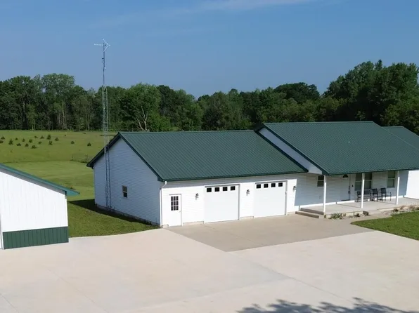8285 N Musson Rd, Six Lakes, MI 48886