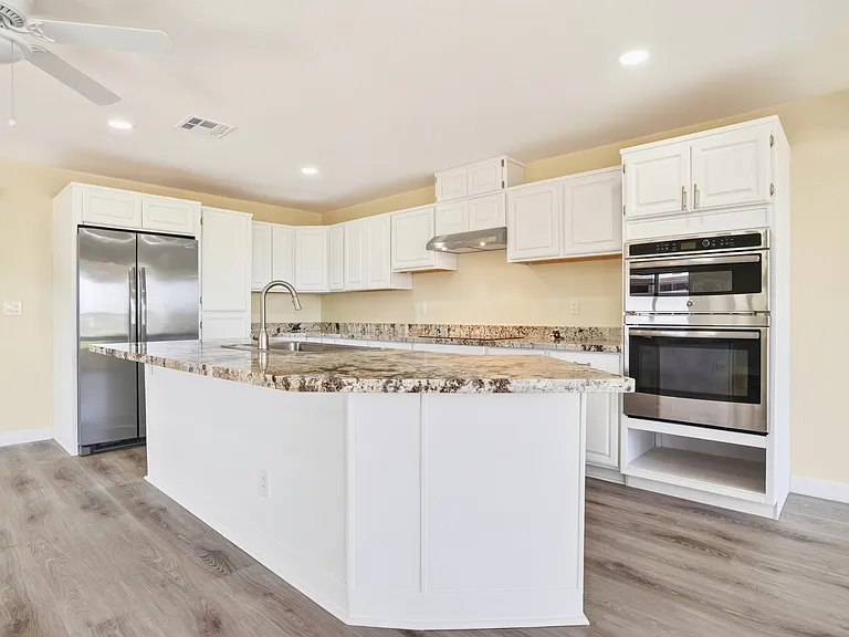 9506 E Cochise Pl — Photo 2
