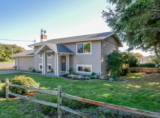 245 NW 15th St, Newport, OR 97365