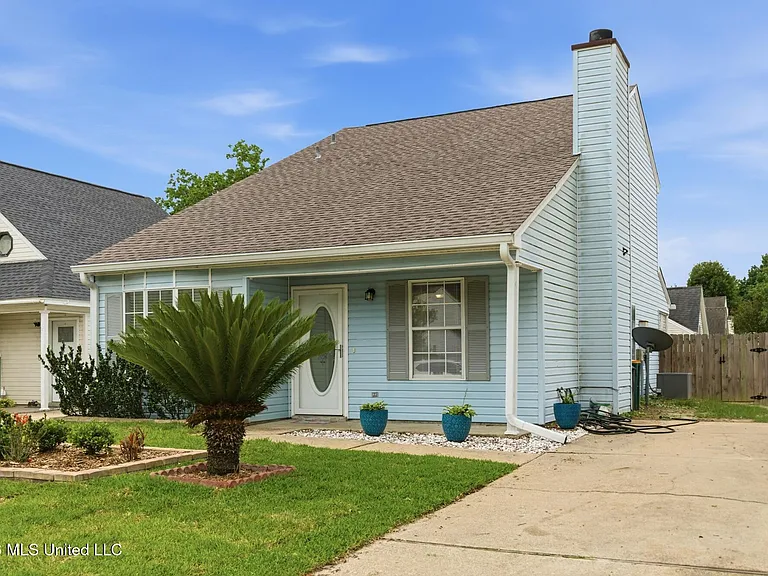 2387 Trafalgar Dr — Photo 3