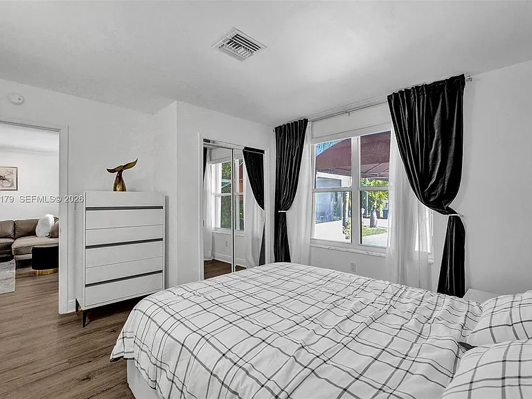9072 Froude Ave — Photo 22
