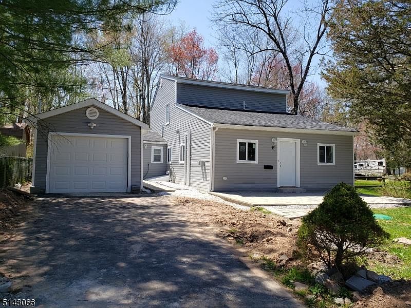 1st image of 15 Louis Ave