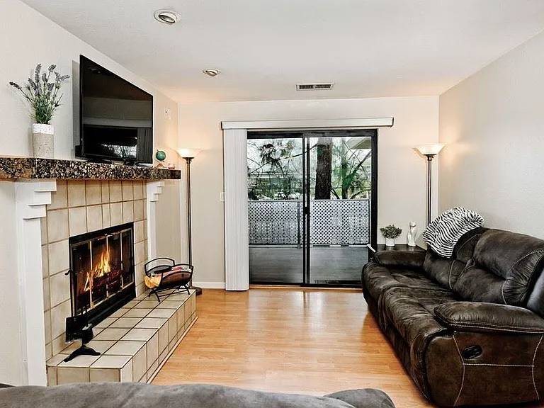 2827 Monument Blvd #2 — Photo 3