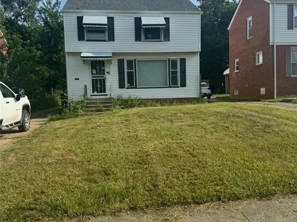 17425 Throckley Ave, Cleveland, OH 44128