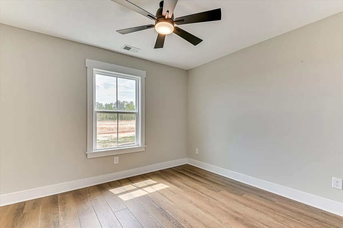 Building Photo - 419 Barrow Ln