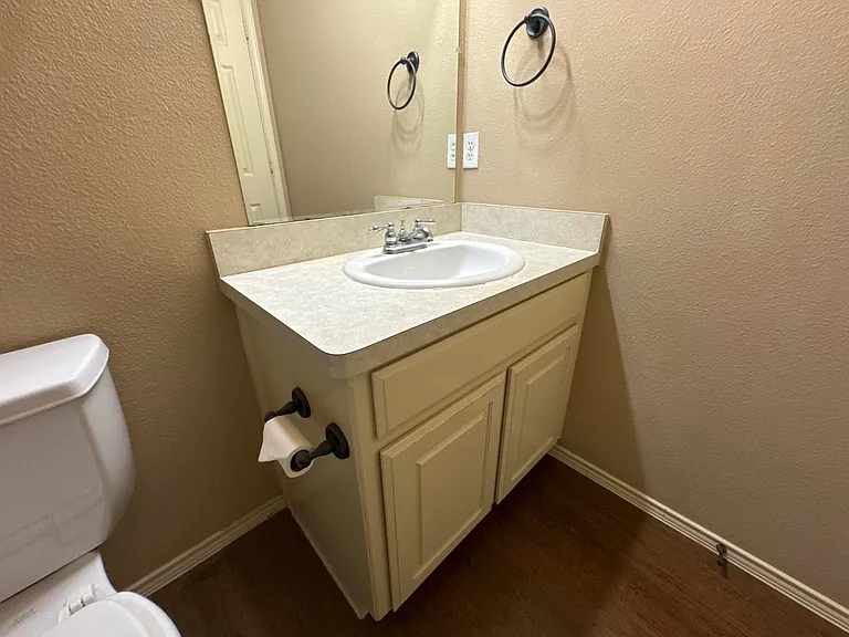 2725 Lovers Ln — Photo 29