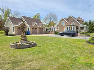 3033 Saint Laurent, Beresford, NB E8K3K3