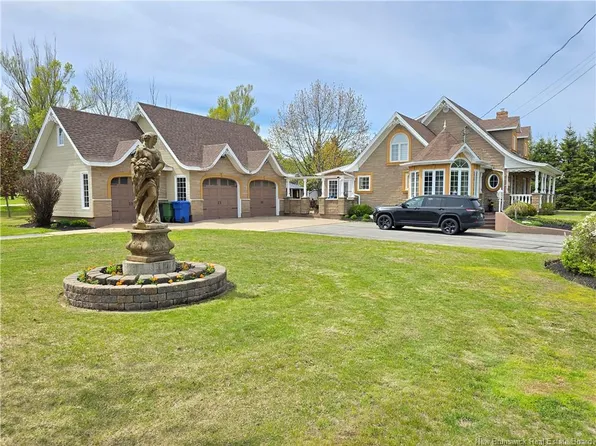 3033 Saint Laurent, Beresford, NB E8K 3K3
