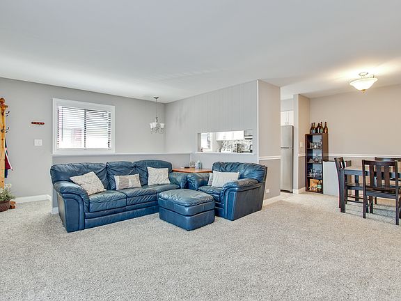 5th image of 29W600 Winchester Cir N Unit 4