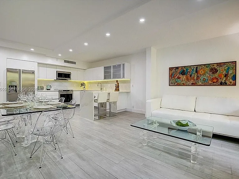 101 E Crandon Blvd #276 — Photo 5