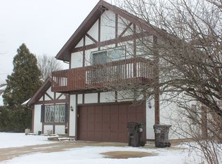 959 Barlina Rd, Crystal Lake, IL 60014