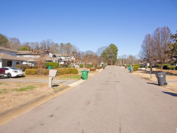 4th image of 1832 Stonehenge Dr
