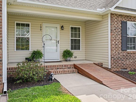 2nd image of 190 Rose Brier Ln