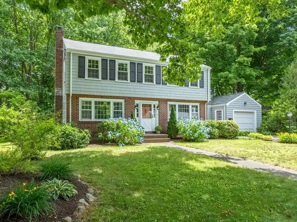 9 Louise St, Maynard, MA 01754