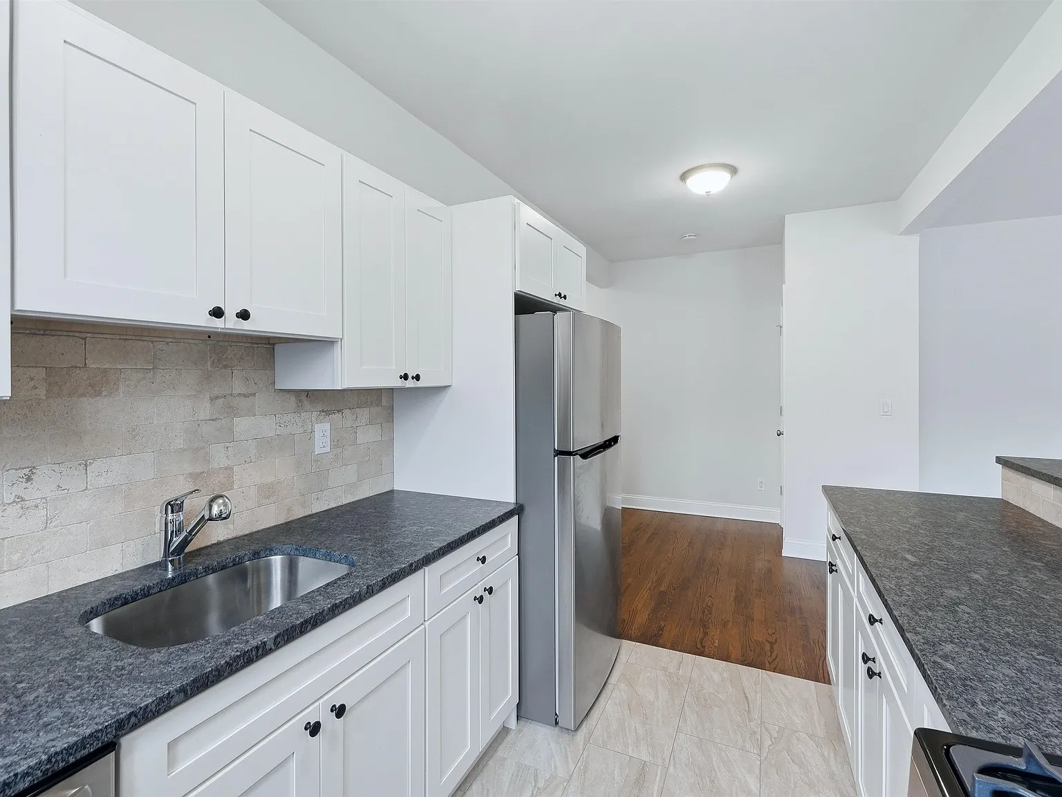 2 bed, 1.0 bath, $2,400 — Photo 4