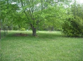 1005 Holly Dr, Ashland City, TN 37015